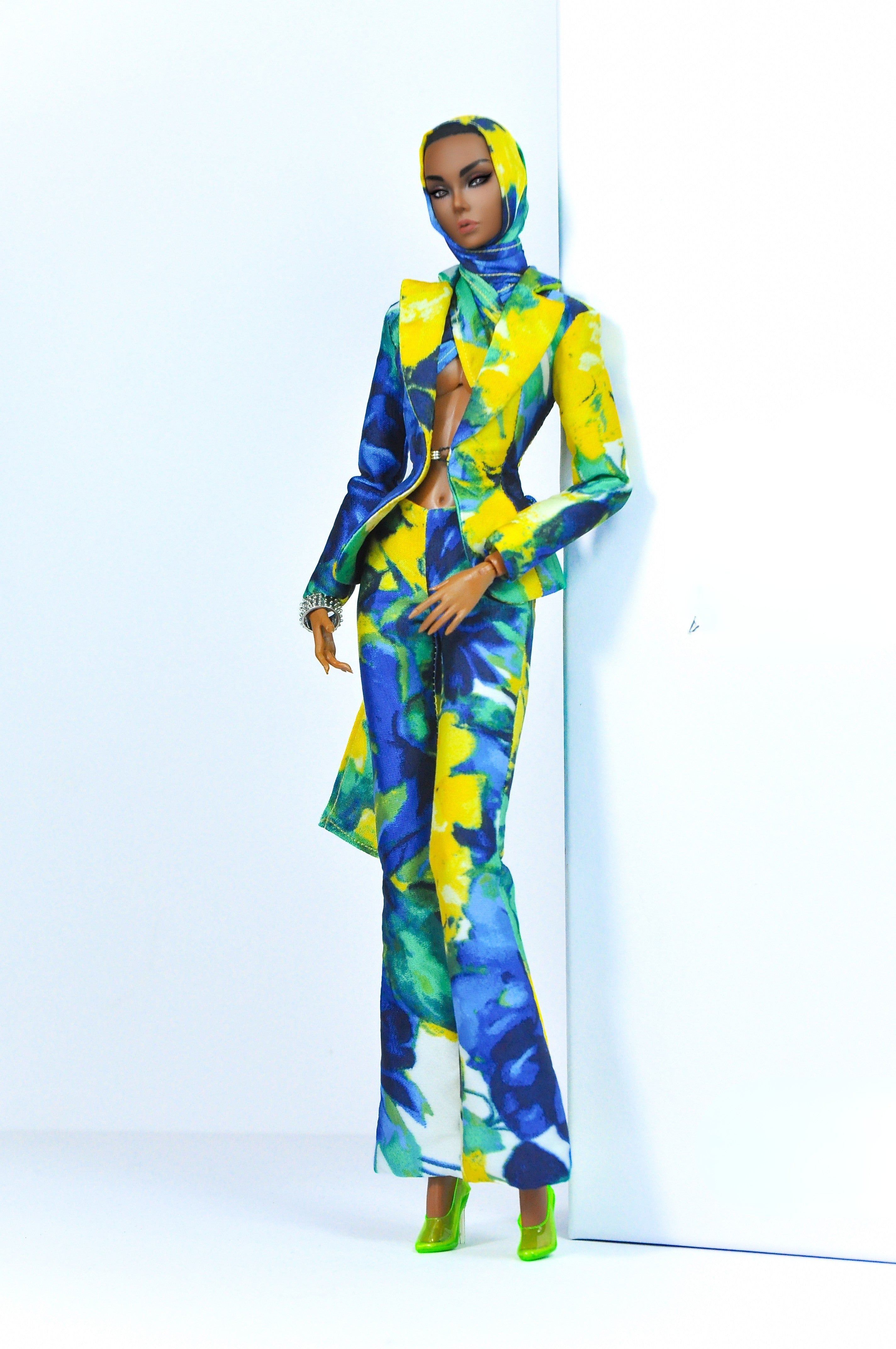 OOAK| Bold Bloom Elegance – Fashion Royalty 6.0 Doll Clothes with Stylized Scarf