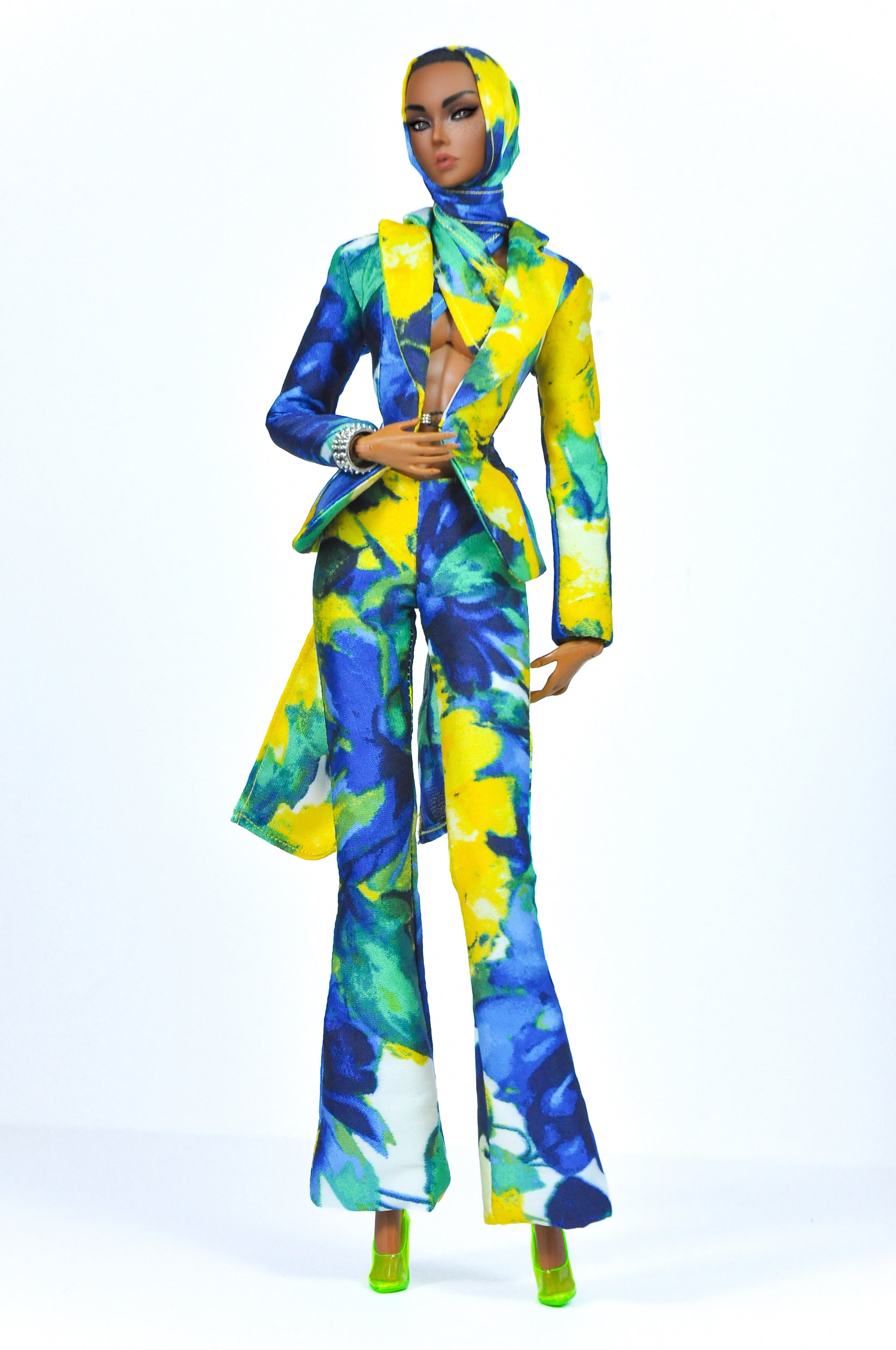 OOAK| Bold Bloom Elegance – Fashion Royalty 6.0 Doll Clothes with Stylized Scarf