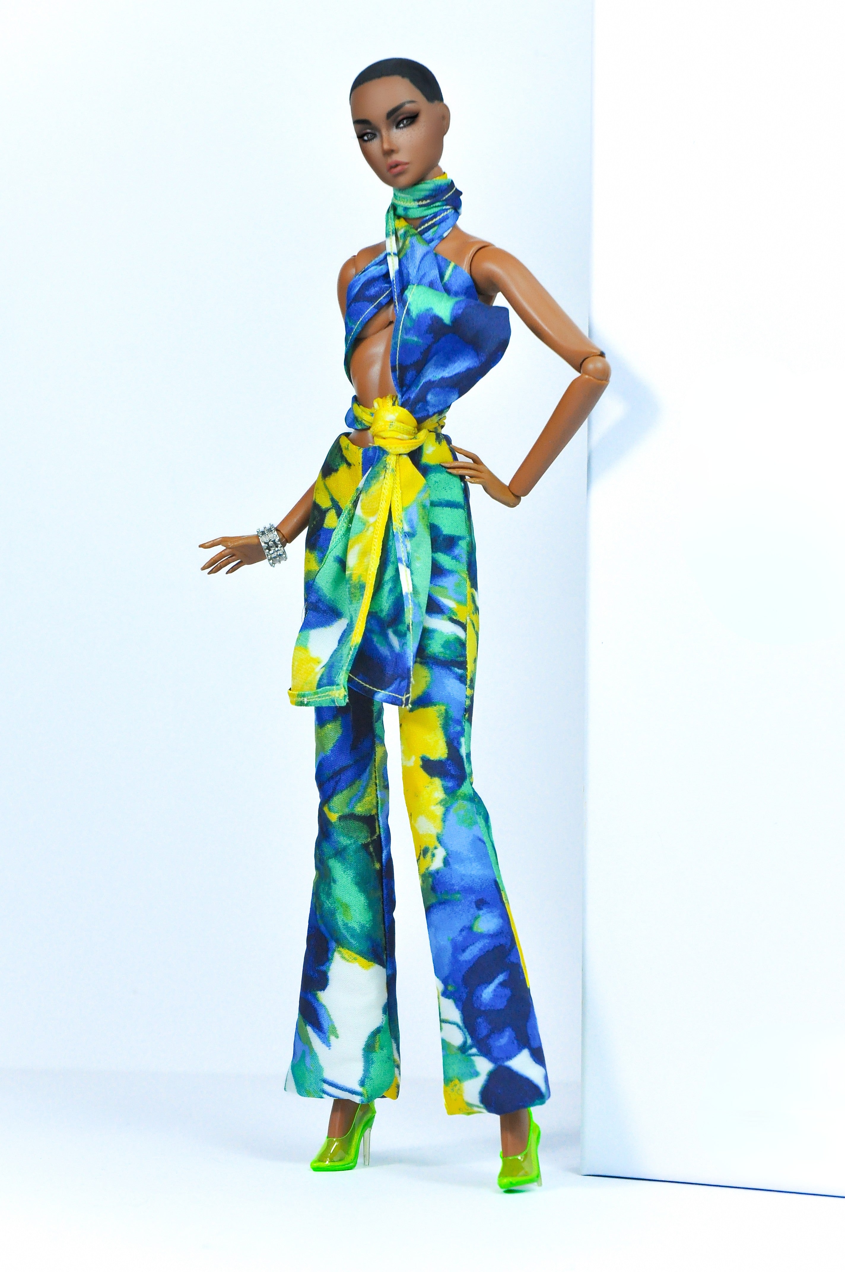 OOAK| Bold Bloom Elegance – Fashion Royalty 6.0 Doll Clothes with Stylized Scarf